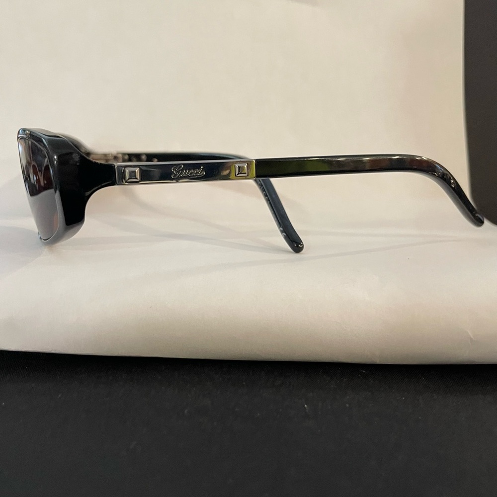 Gucci Black and Brown Sunglasses - Picture 2 of 3